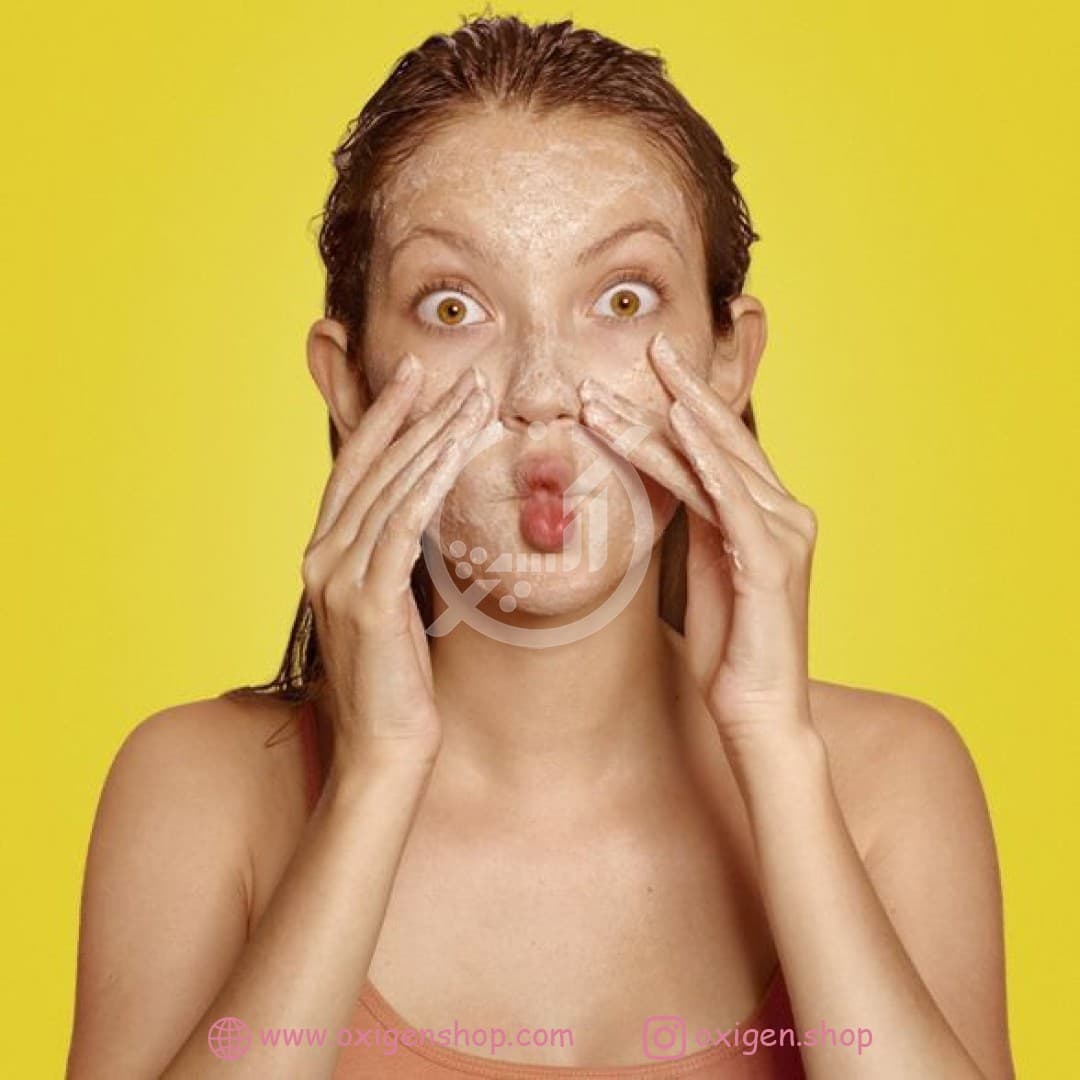 اسکراب صورت سنت ایوز مدل pink lemon and mandarin اسکراب صورت سنت ایوز مدل pink lemon and mandarin